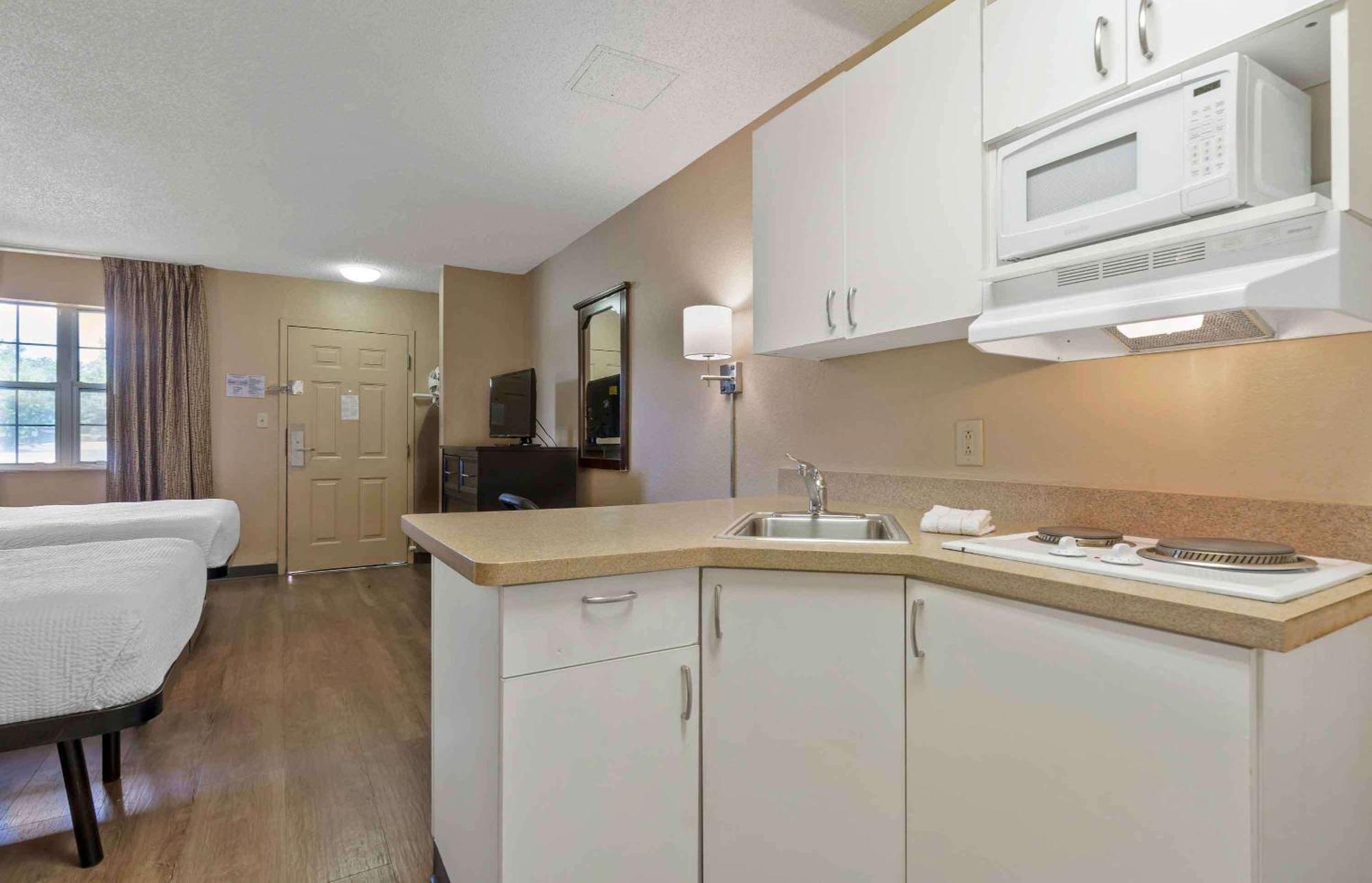 Extended Stay America Select Suites - Columbia - Ft Jackson Exteriör bild